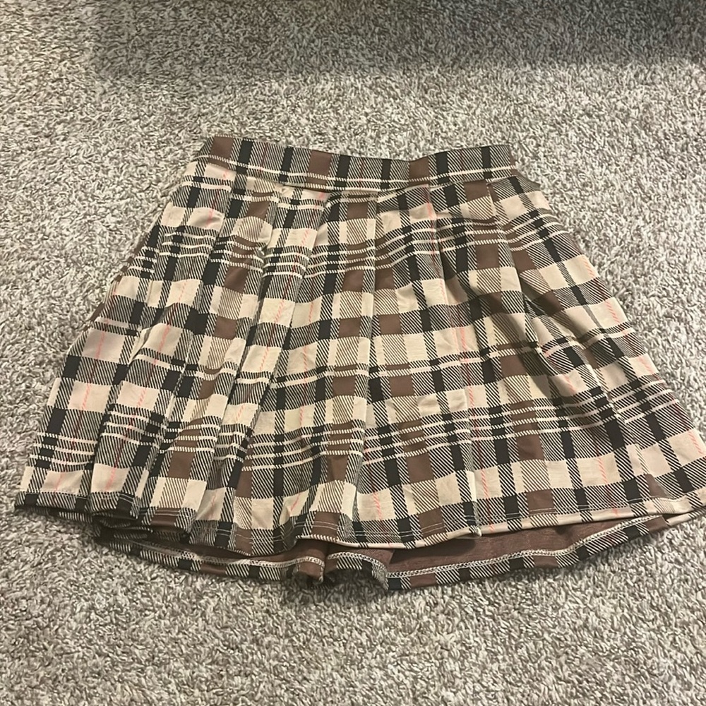 brown plaid skirt